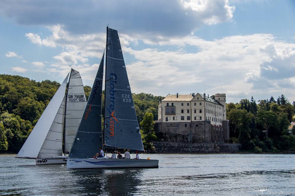 plachetnice na orliku tboat t830 proyachting