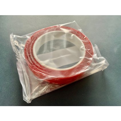 Páska pro lepení chlopně