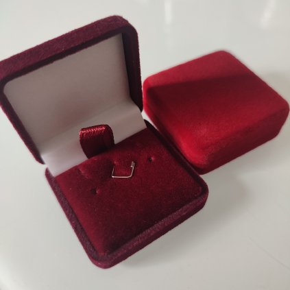 1845 sametova darkova krabicka na nahrdelnik nebo privesek bordo