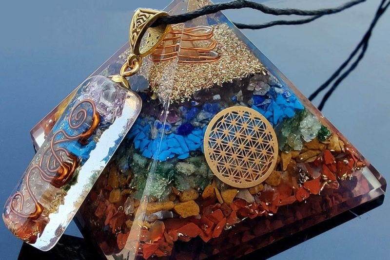 Formy na orgonitové pyramidy: výběr, péče a uvolňování