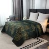Přehoz na postel VENECIA tmavě zelený s moderním listovým vzorem