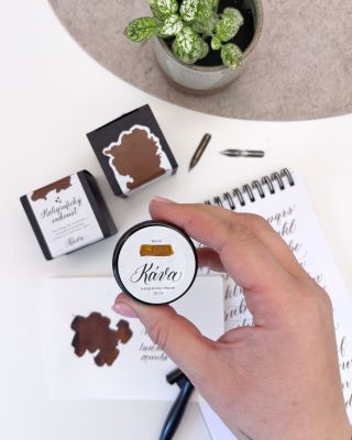 ☕ Káva... Tenhle odstín pro mě byl vlastně jasný hned od začátku… protože jsem milovník kávy 🤎 Vznikal přesně tak, jak si...