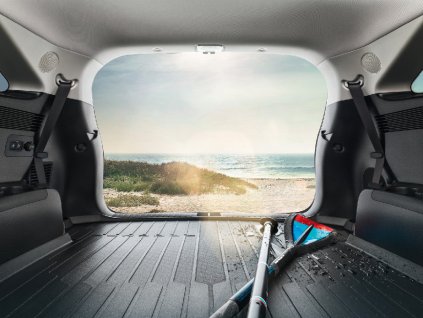 P2122ADE05E P2122ADE07E IM Trunk liner 01 rgb 72(1)