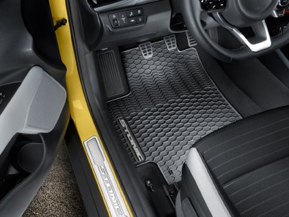 H8131ADE50GR H8131ADE60GR IM All weather mats with grey accent 01 rgb 72