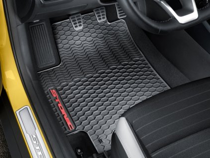 H8131ADE50RE IM All weather mats with red accent 01 rgb 72(1)