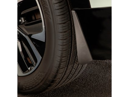 CVF46ACA00 IM Mudguard kit front 01 rgb 72(2)