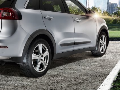 G5F46AK001 Q4F46AK000 G5F46AK100 G5F46AKF00 Q4F46AK100 IM Mudguard kit 01 rgb 72