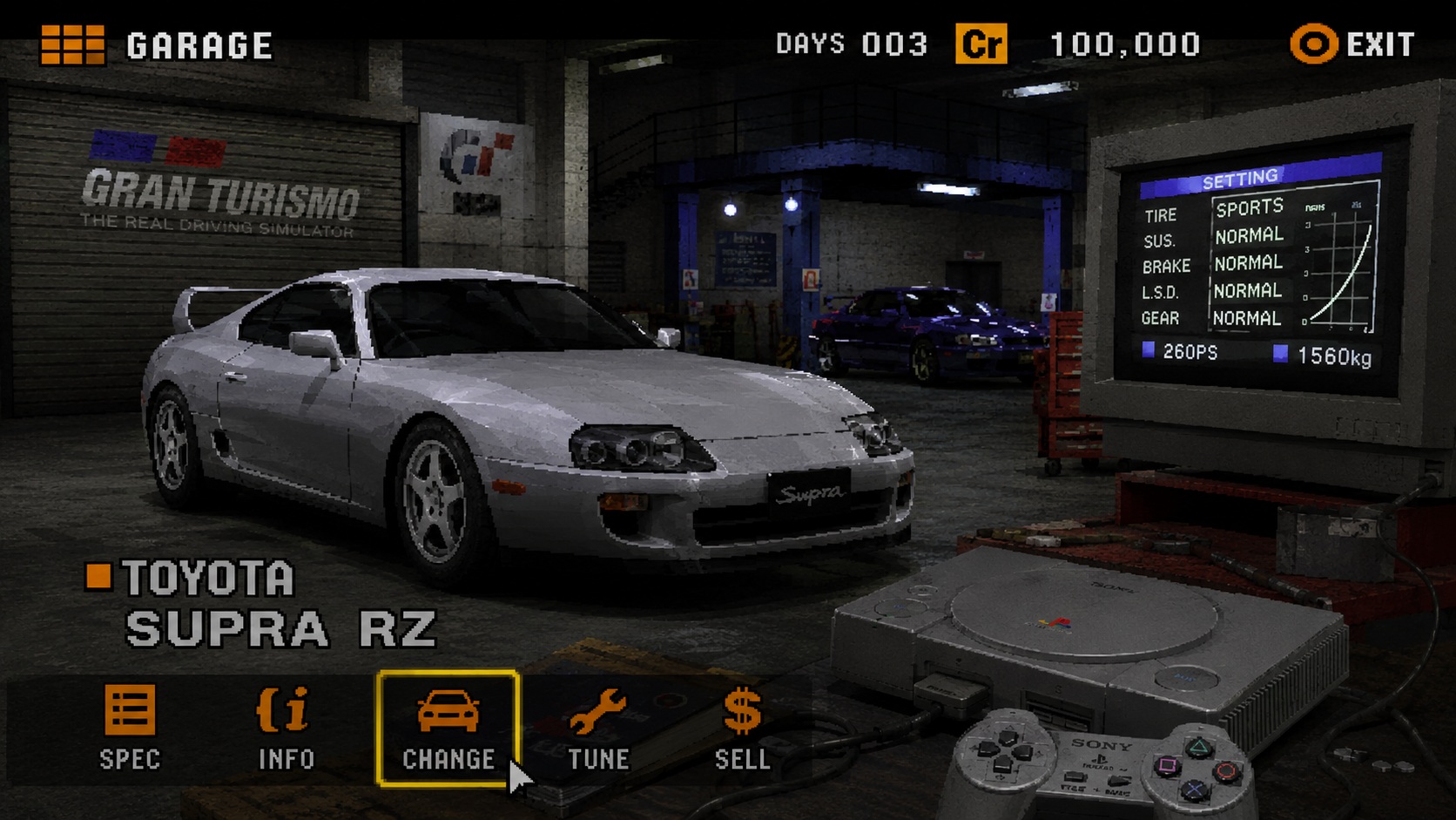Ilustrační polygonová garáž ve stylu Gran Turismo na PlayStation 1 s Toyotou Supra, tuningovým menu, konzolí PS1 a ovladačem