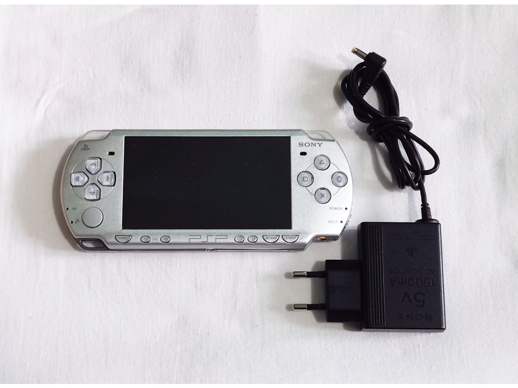PlayStation Portable (PSP), Stříbrná