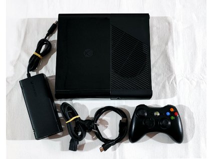 Xbox 360 E 500GB, Černá
