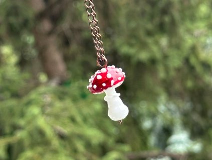 Skleněný přívěšek Muchomůrka, řetízek bižuterní kov 3