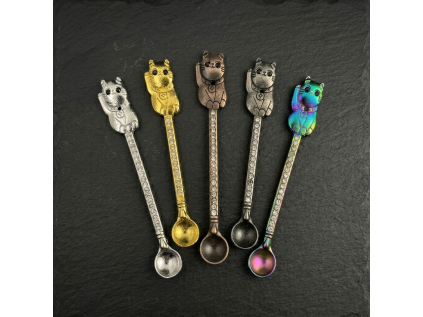 kovová šňupací lžička s kočkou