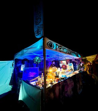 Už za pár dní se můžeš na naši psychonautskou nabídku produktů těšit na festivalu @ufobufo 🛸 a hned týden na to na...