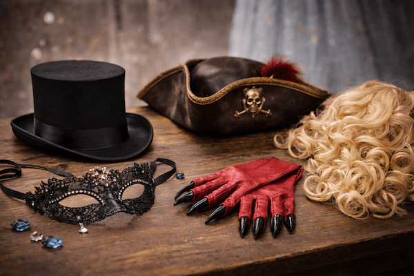 kostymy-podle-postavy-doplnky-6