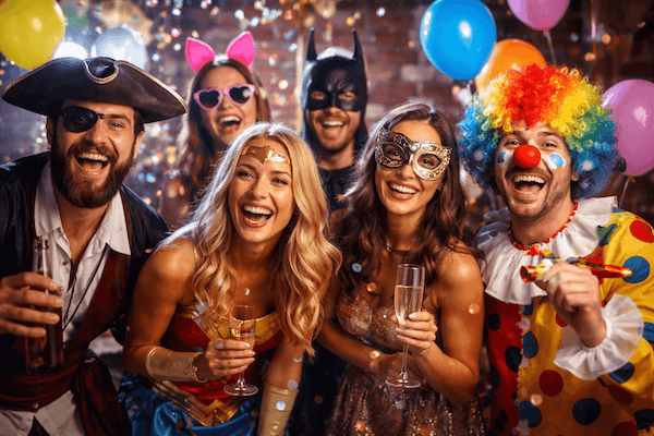 kostymy-podle-postavy-kostymova-party-1