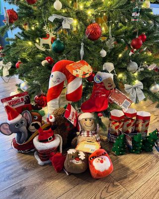 Krásne vianočné hračky pre psíkov 🐶🎁🎄 Nájdete na našom eshope www.pudlicek.sk/vianoce