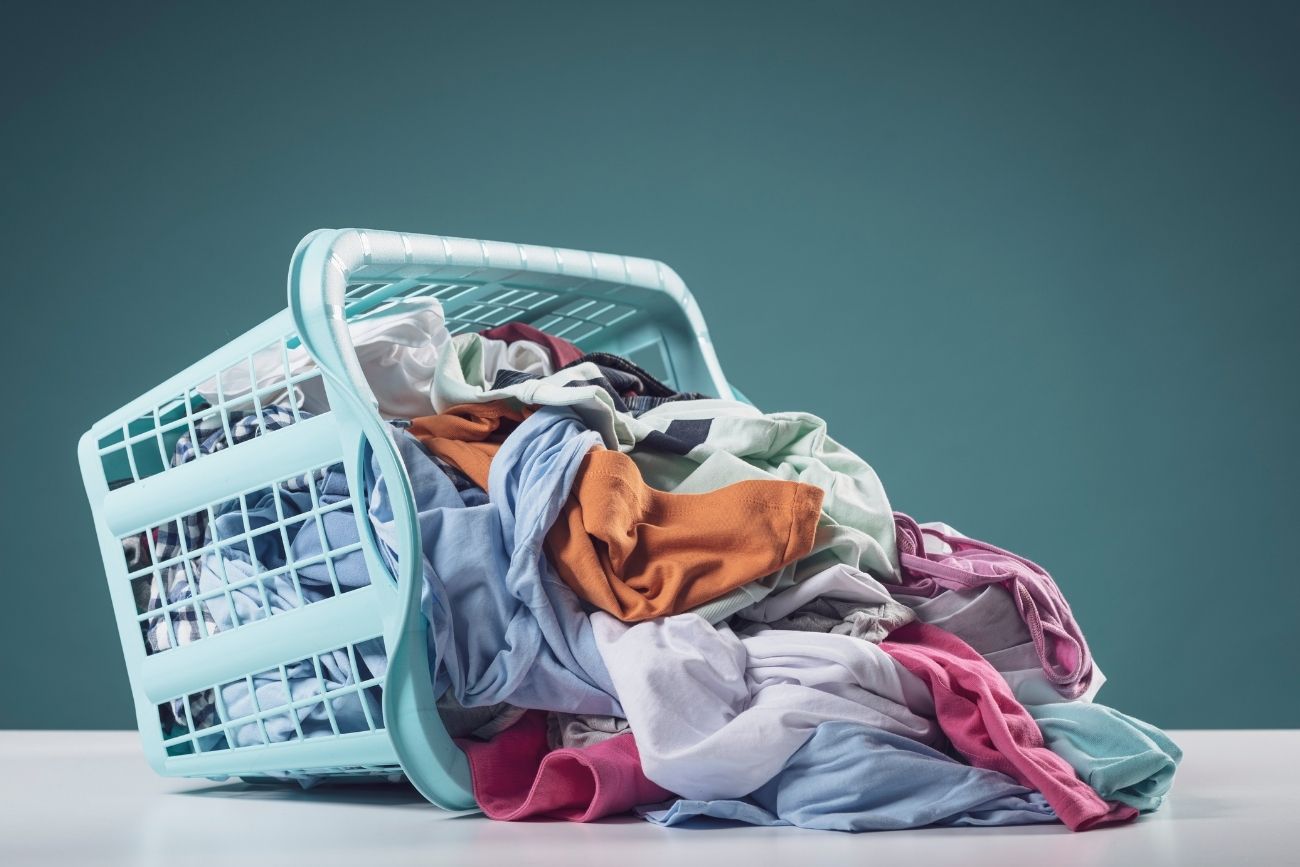 Wie wäscht man farbige Kleidung? Grundregeln und Tipps