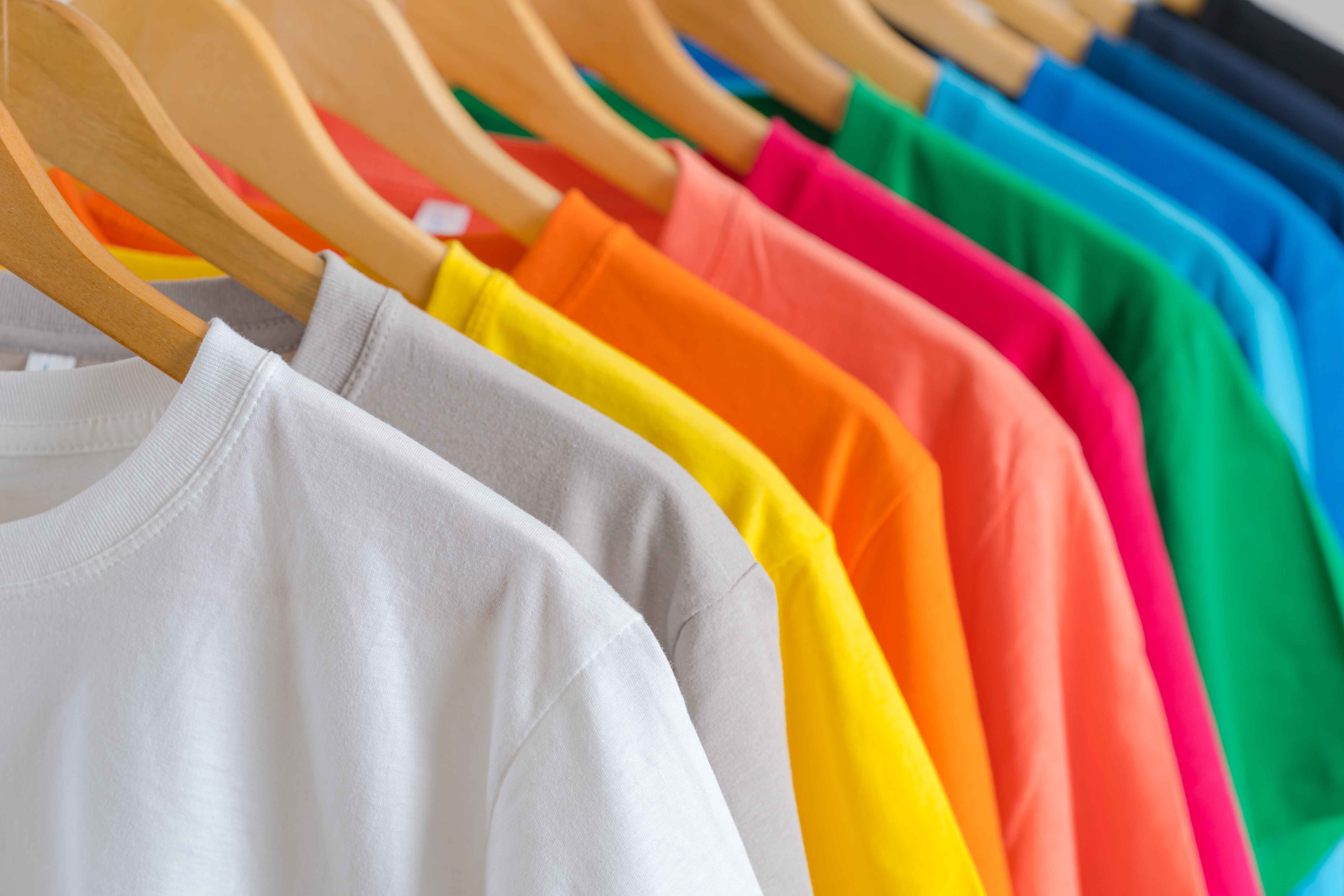 bunte T-Shirts