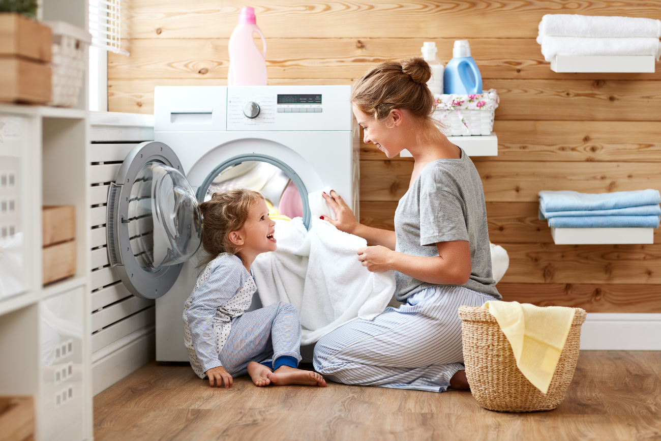 Come lavare correttamente i vestiti dei bambini: una guida completa per i genitori