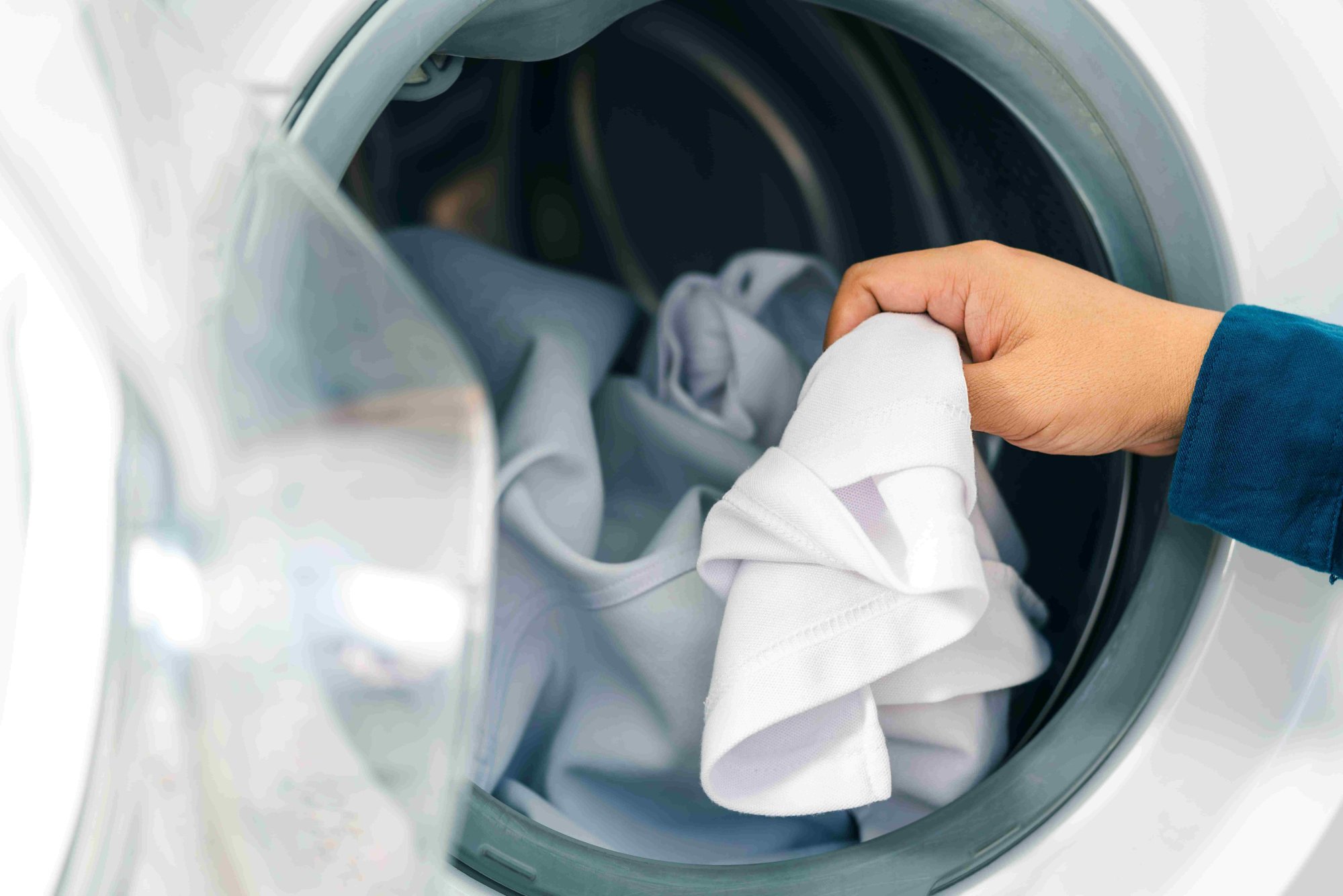 How to Soften Laundry Without Fabric Softener: Proven Tips