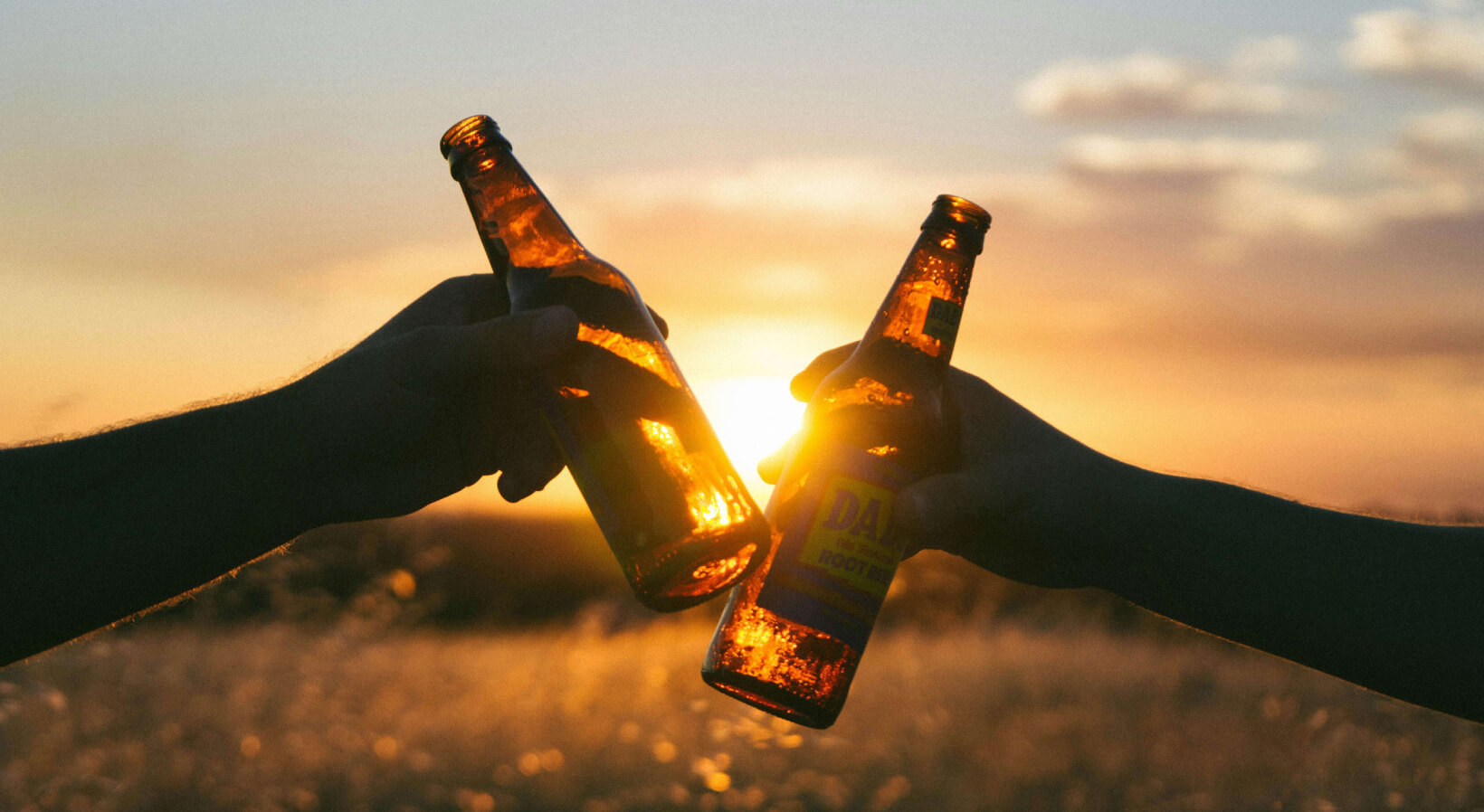Kratom a alkohol: Může se kombinovat, nebo raději ne?