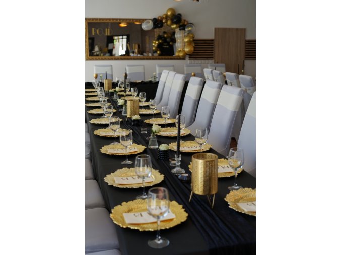 ubrus černý , 275x160cm, vyžehlený