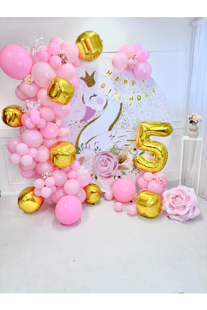 808DB8F3 F589 452D 99C5 D3F5A4676A77