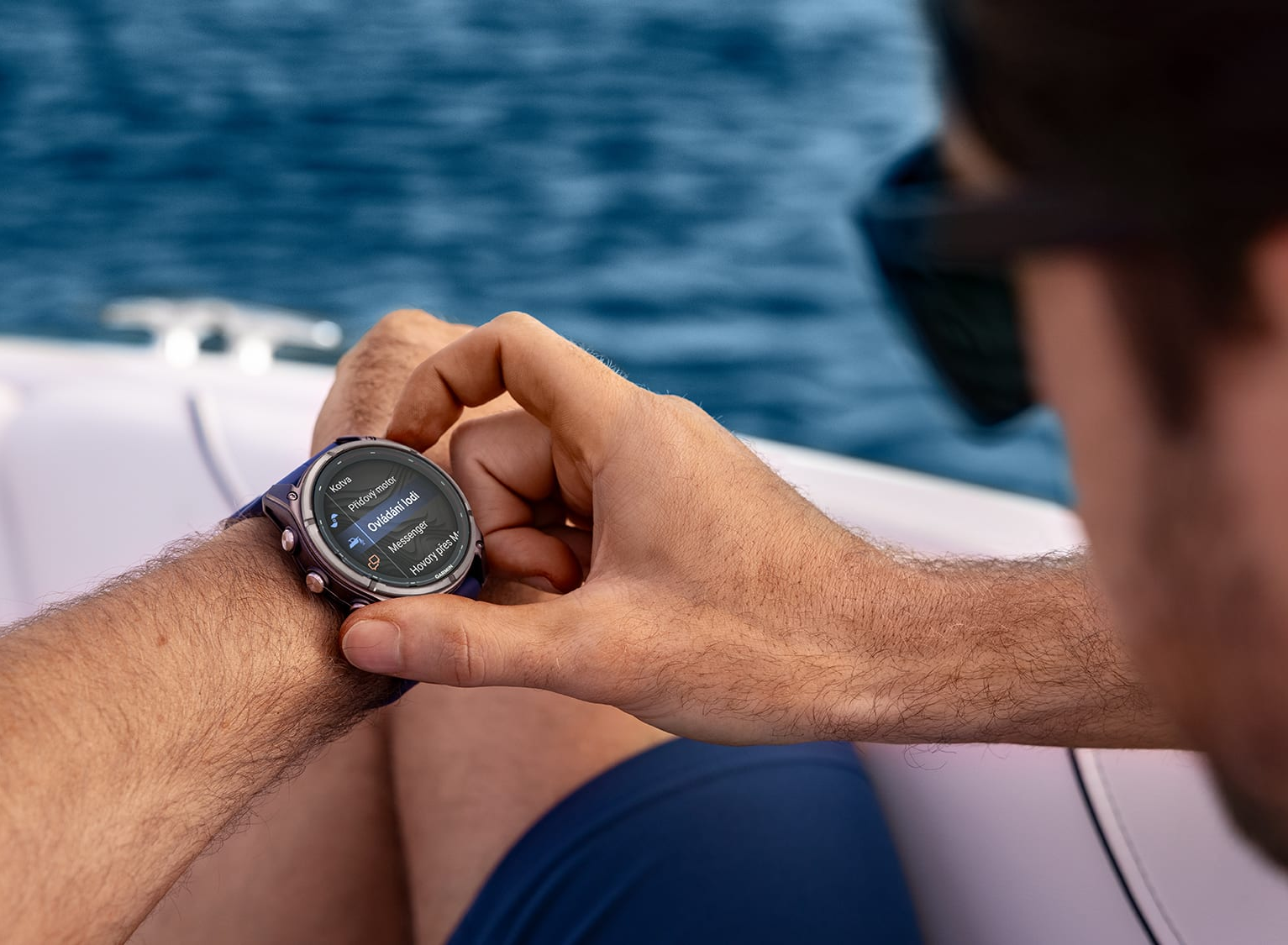 Garmin Quatix 8 Pro aneb posádka bezpečnost a kormidlo na zápěstí: špičkové námořní hodinky s inReach a LTE