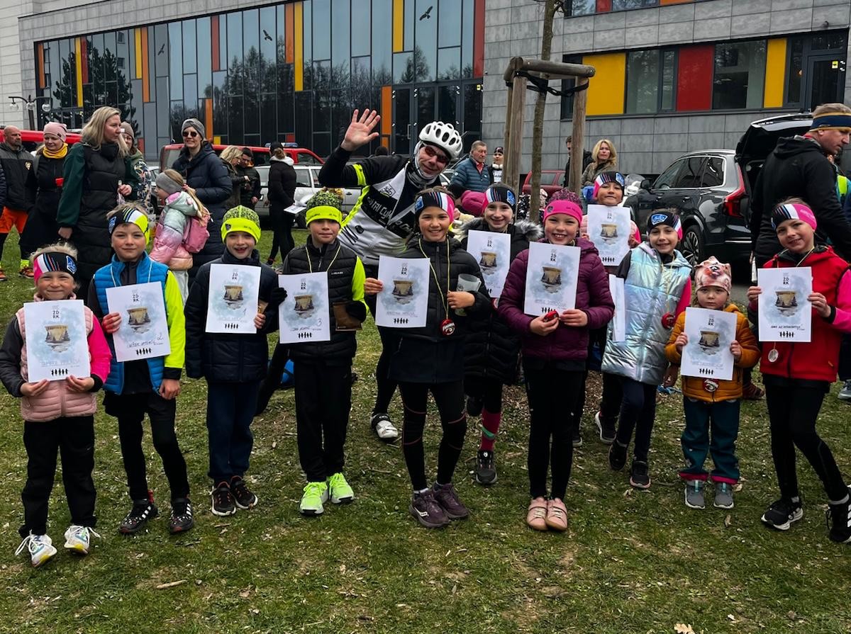 Triatlon učí vytrvalosti i disciplíně. Jak k němu přivést děti? Očima trenéra Petra Bezchleby