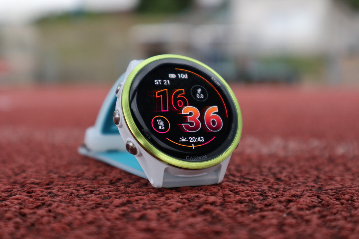 Představení Garmin Forerunner 570
