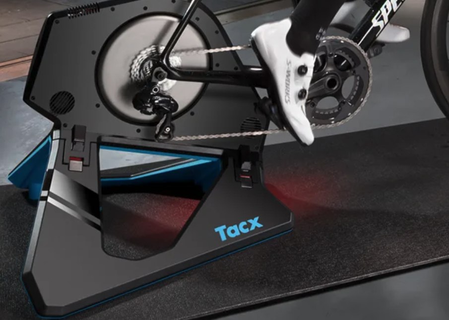 Tacx Neo 2T: Váš společník pro realistický zimní trénink nyní za super cenu
