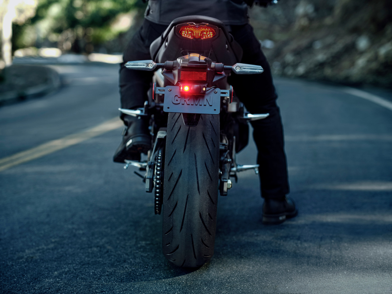 Garmin zūmo R1 Radar: přehled o provozu za motorkou ti dává pocit větší jistoty