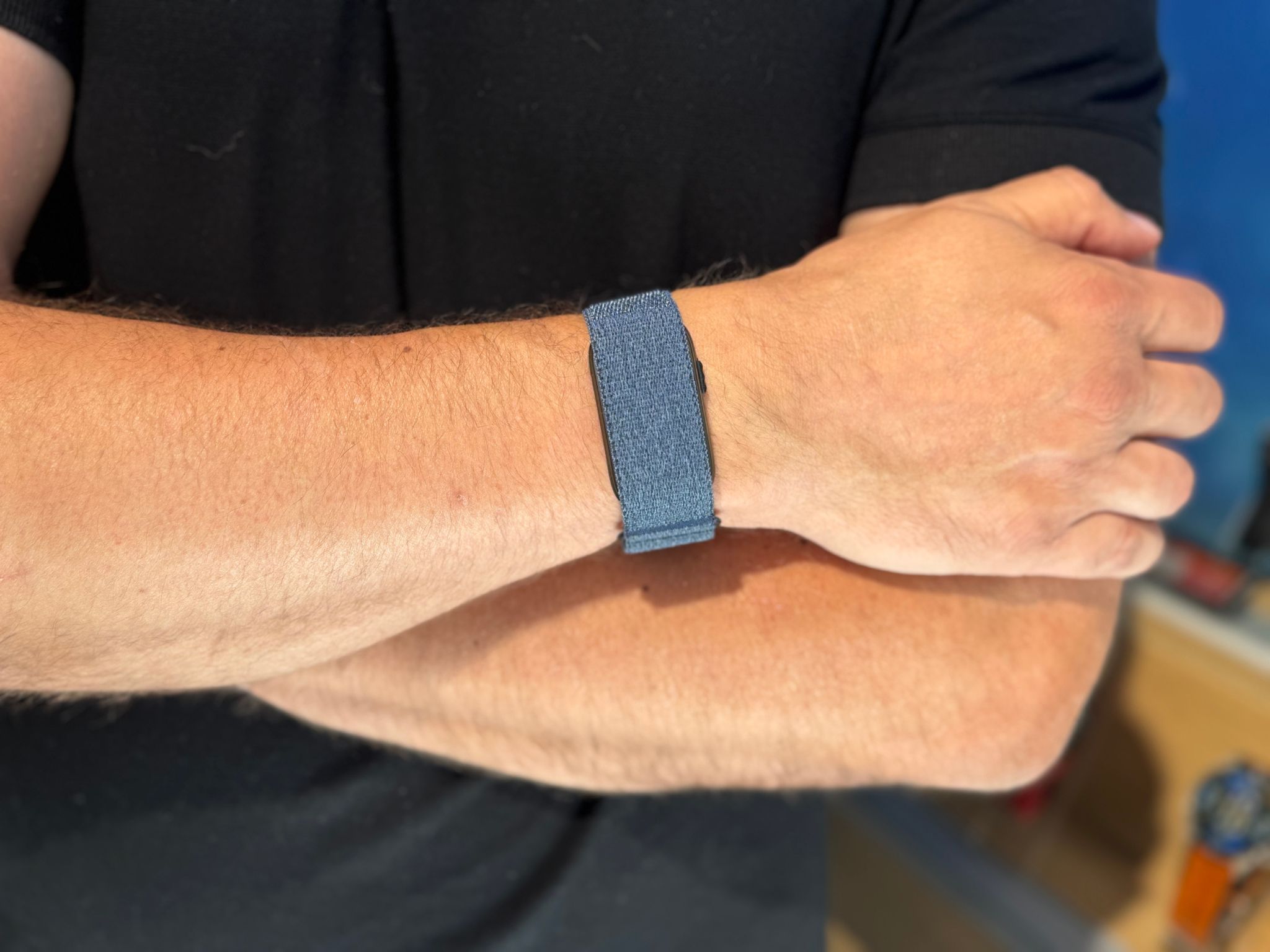 garmin-cirqa-smart-band-na-ruce