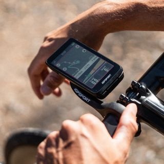 🚴‍♂️ BINAVI: vaše trasa, vaše pravidla. iGPSPORT BiNavi je chytrý cyklopočítač, který sleduje efektivitu tréninku: ✨Trasa...