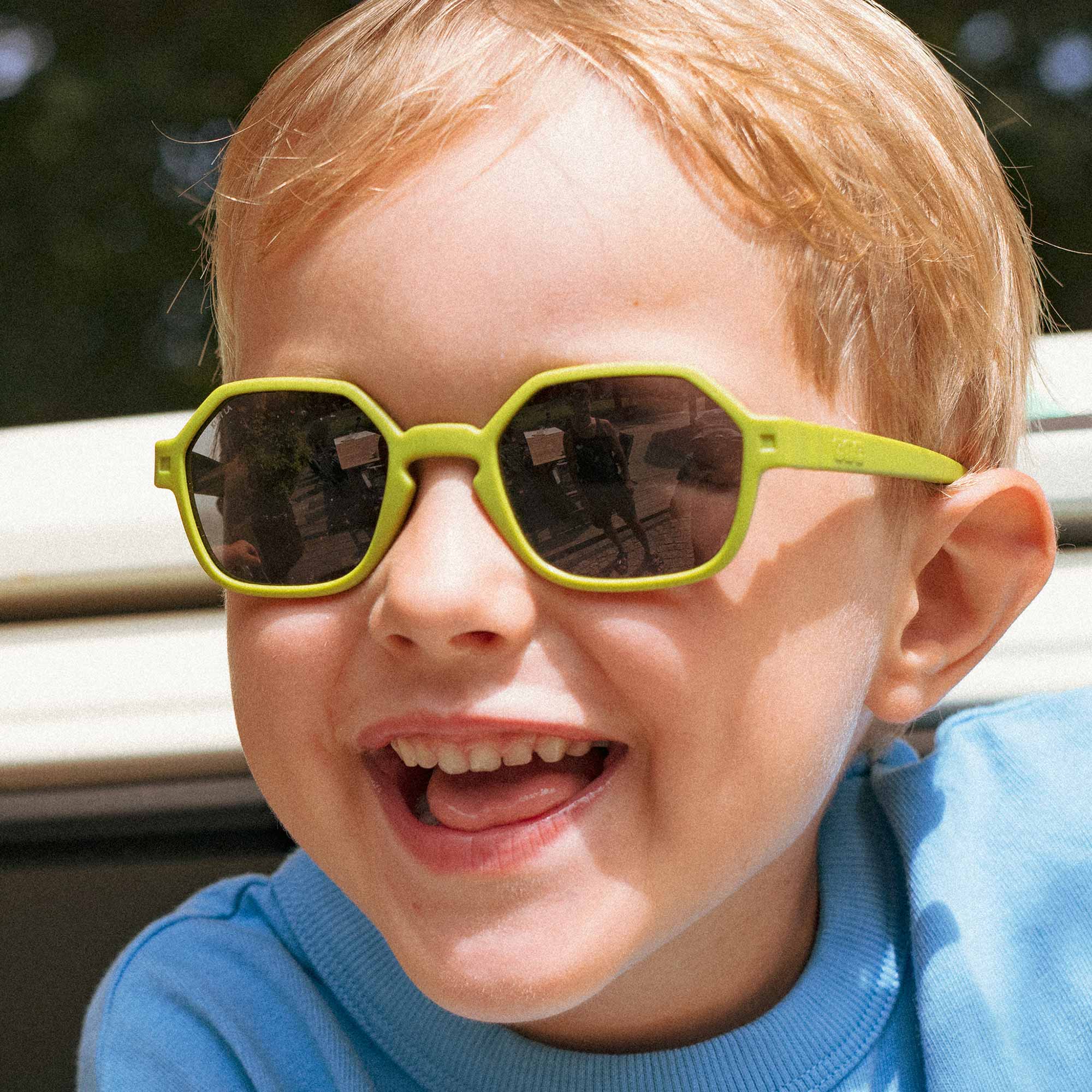 KIETLA-slnecne-okuliare-Eyzz-olive-square