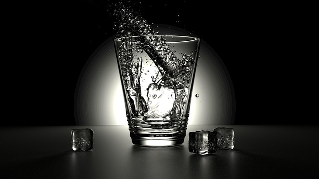 glass-2374311_640