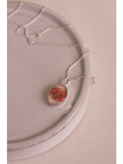 Stříbrný náhrdelník s pravými květinami