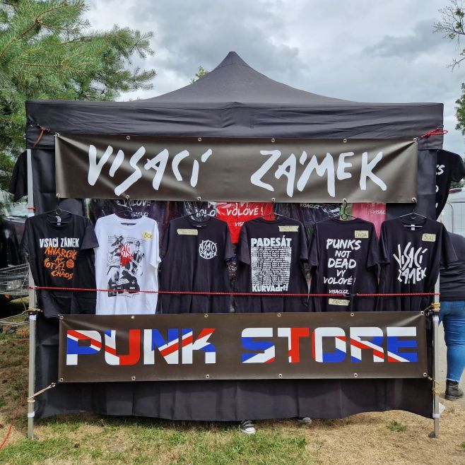 Merch 🧷⛓️‍💥🎸 #punkstore #punkstorepraha #merch #visacizamek #punk