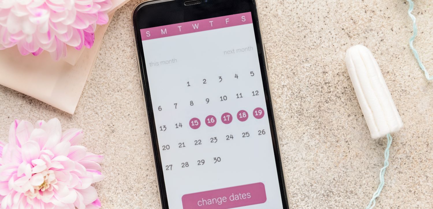 Zpoždění menstruace v létě: jak horko ovlivňuje cyklus + rady gynekologa