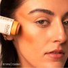 Tuhý bronzer - Golden, 8,5 g - žena