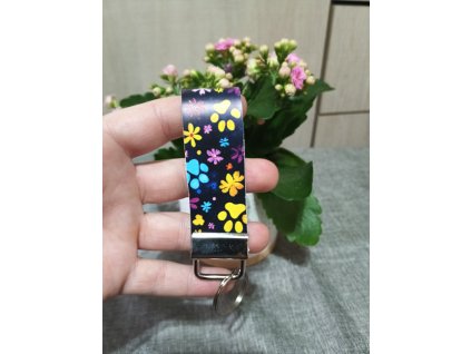 Klíčenka tlapka tmavá