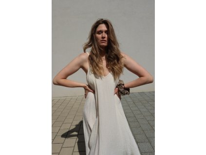 Ecru mušelínové midi šaty na ramínka – přirozený styl, který si zamiluješ
