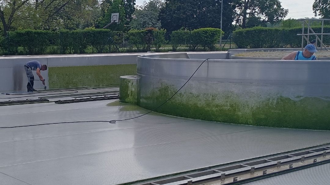 Jak vyčistit bazén po zimě? Postup krok za krokem