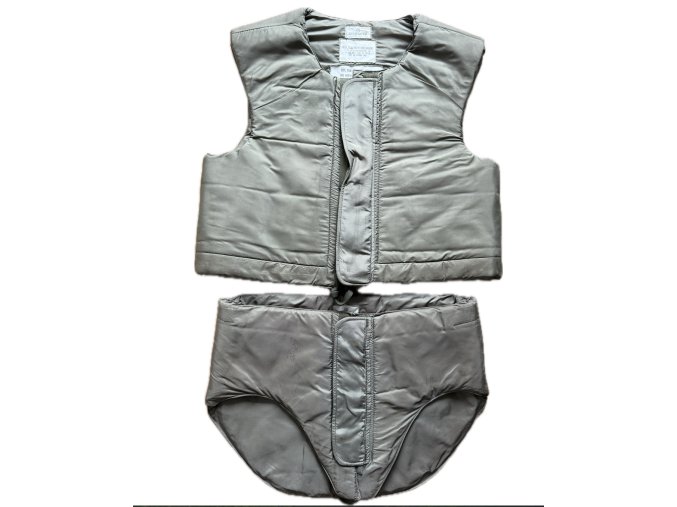 Collector’s set – U.S. Navy BUAER flak vest & shorts from the Vietnam War. Original militaria, size 40, lightly used, for display/collectors only.