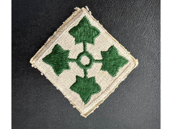 Original WWII 4th Infantry Division "Ivy" Patch | Cut Edge