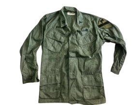 COAT, MAN'S COMBAT, TROPICAL 3RD PATTERN - 1ST CAVALRY - M-R (2)