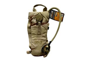 Camelbak 2l DCU NOS
