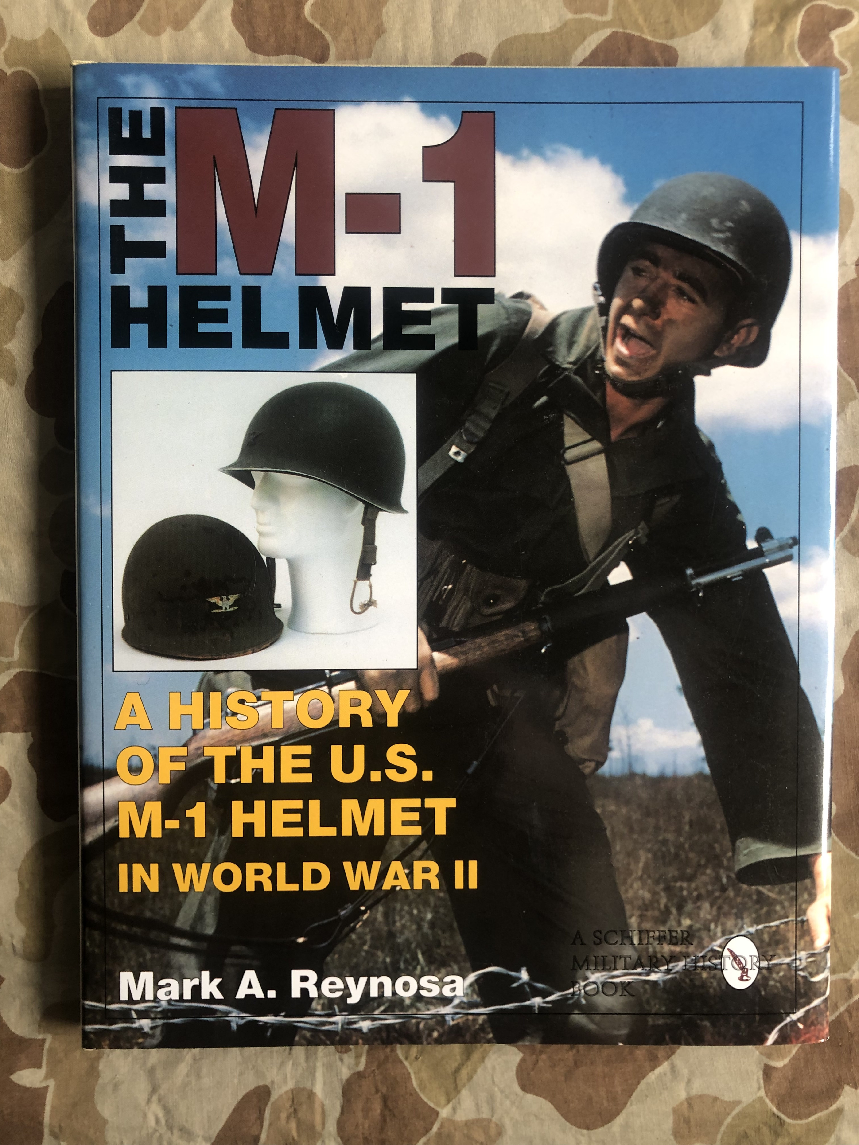 Kniha "M-1 Helmet: A History of the U.S. M-1 Helmet in World War II"