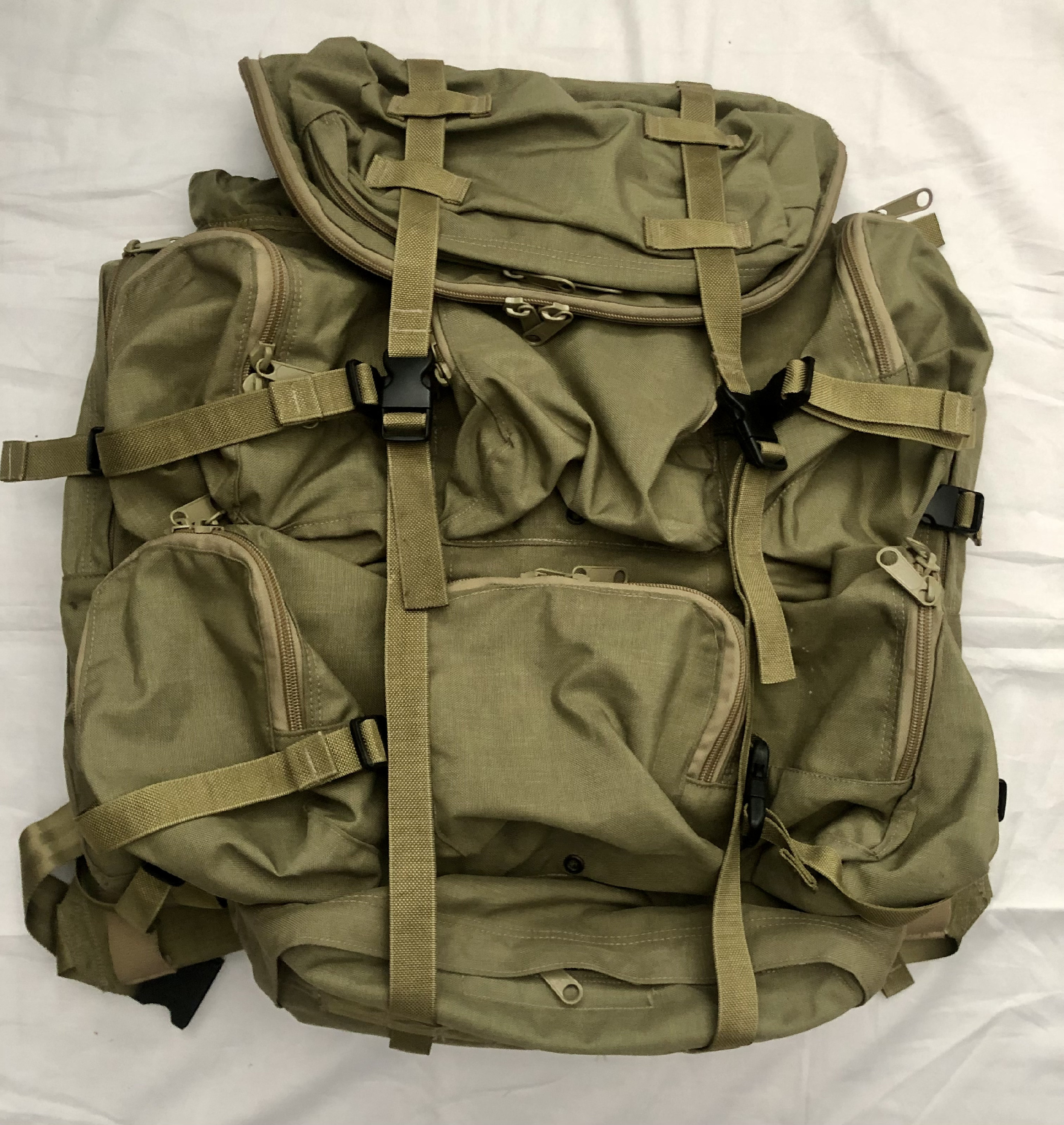 London Bridge Traiding LBT-1749B 10 Pocket Backpack Old Gen