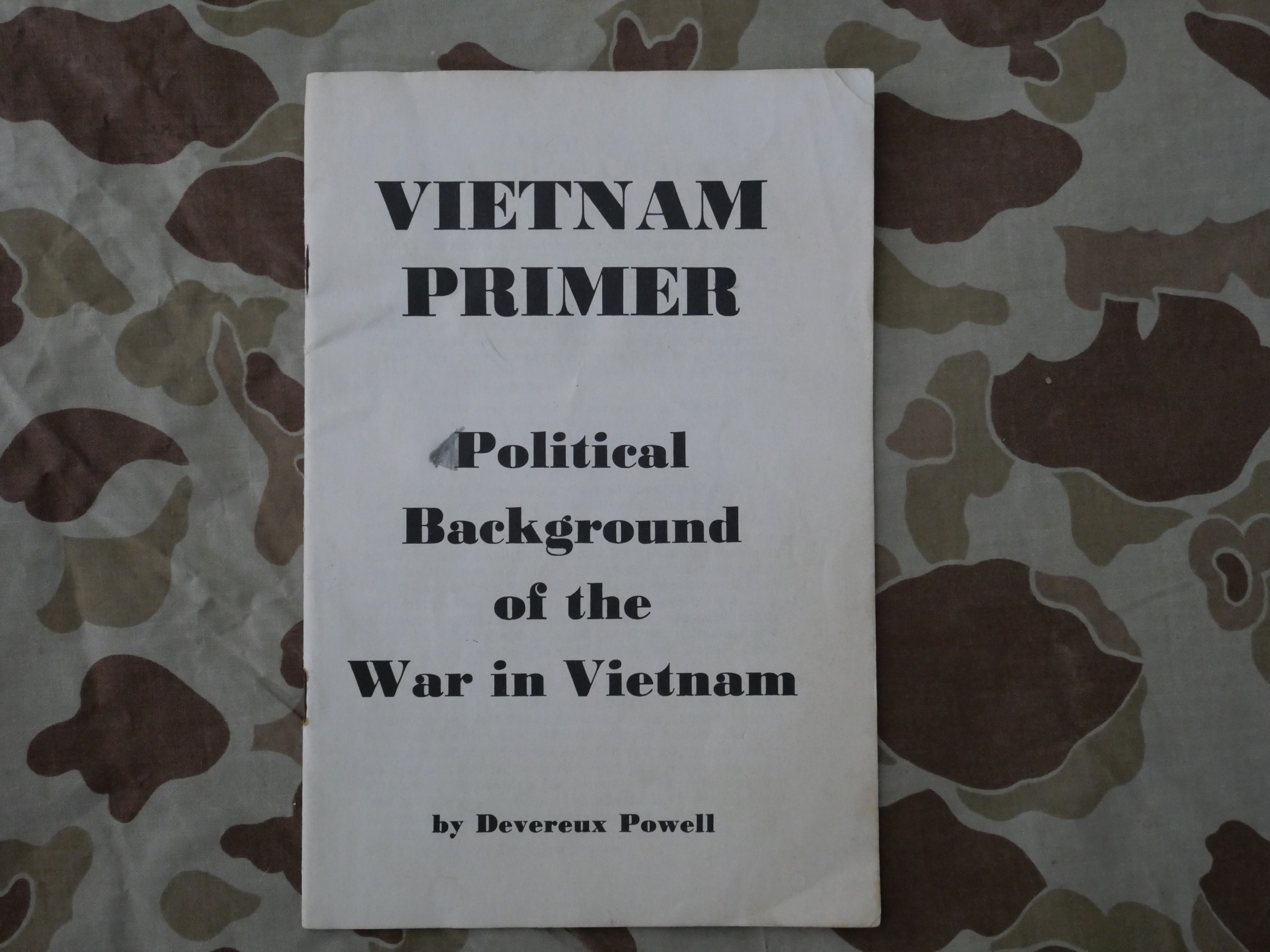 Brožura "Vietnam Primer - Political Background of the War in Vietnam"